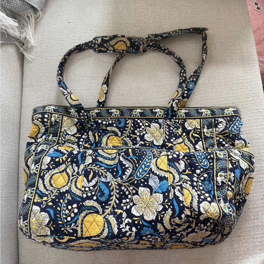 Ellie Blue pattern Vera Bradley large duffle bag